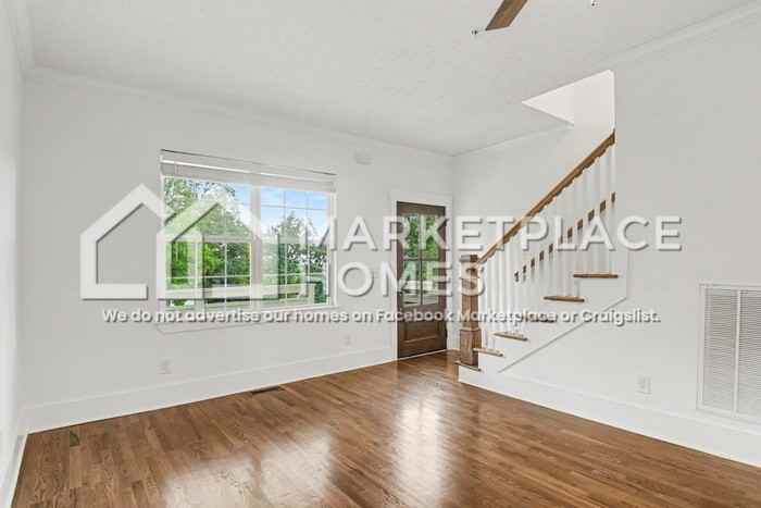 185 Peach St - Photo 5 of 24