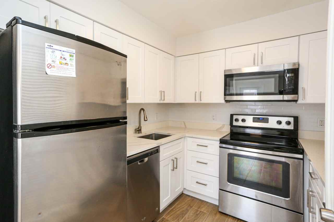 2102 Alamanda Dr Ph B - Photo 7 of 18
