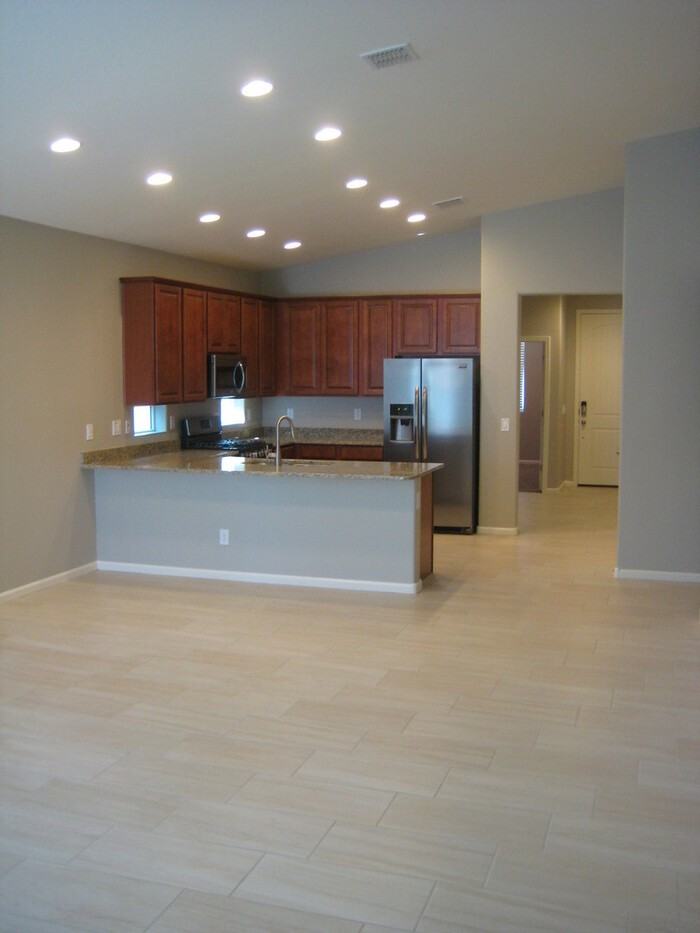 7211 E Onza Ave - Photo 4 of 12