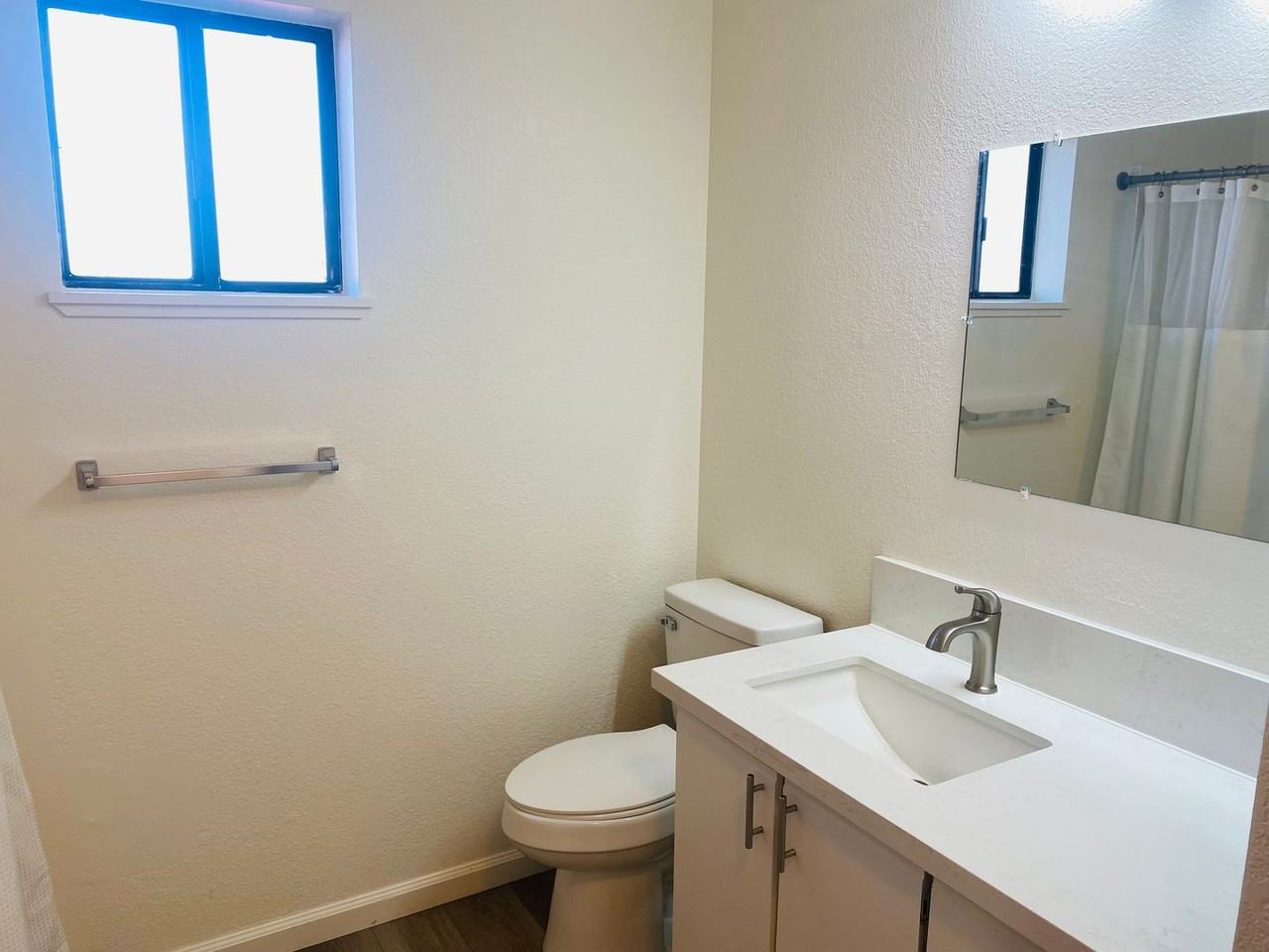 433 Timothy Way - Photo 3 of 7