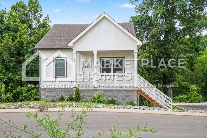 211 Briar Rd - Photo 3 of 28