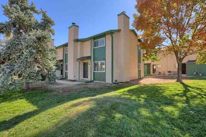 2488 Washo Cir - Photo 4 of 27