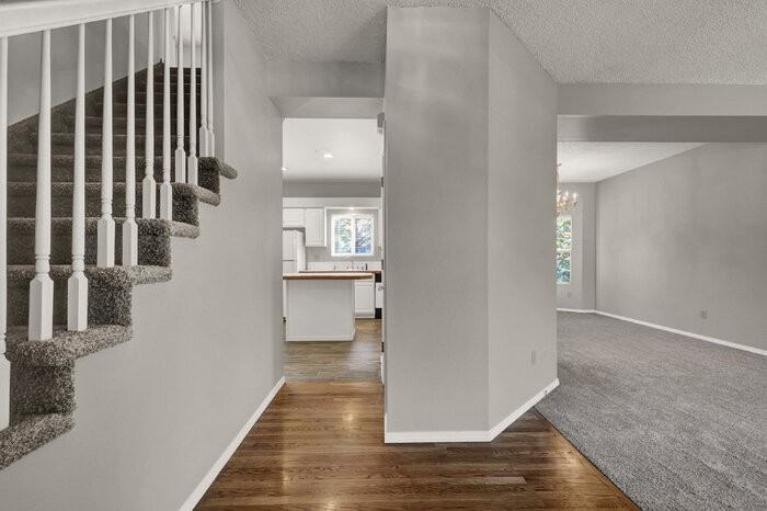 8720 Massey Cir - Photo 3 of 29