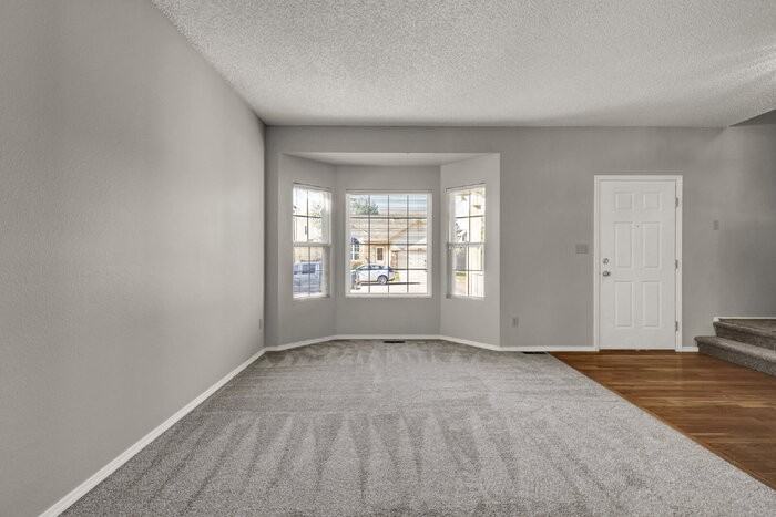 8720 Massey Cir - Photo 5 of 29