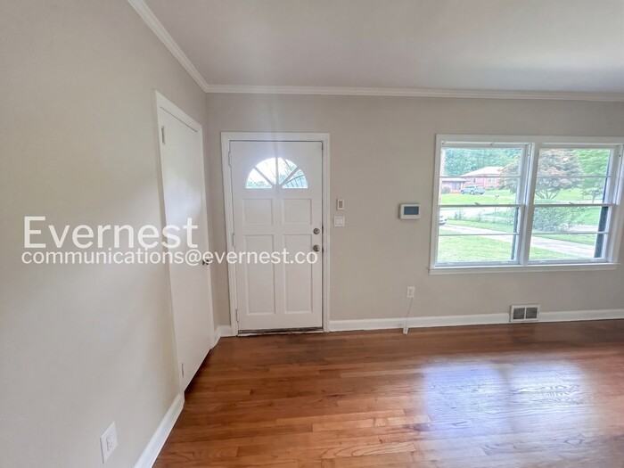 1728 Valencia Rd - Photo 5 of 21