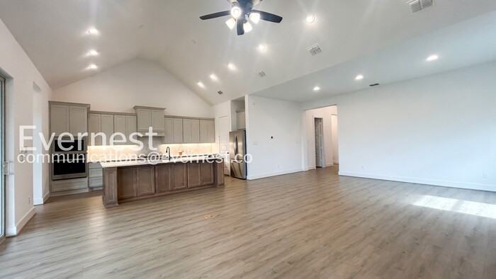 1447 Cowan Run - Photo 5 of 23