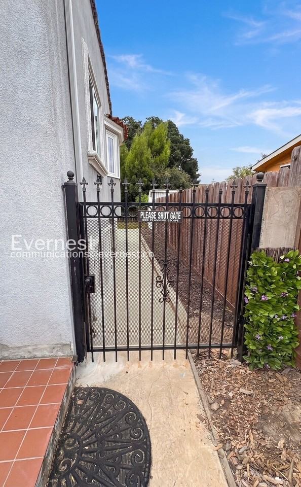5015 Melrose Ave #C - Photo 2 of 23