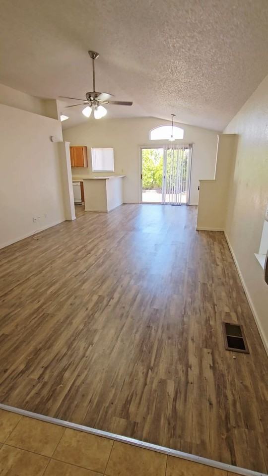 1656 Marinette Ct - Photo 2 of 16