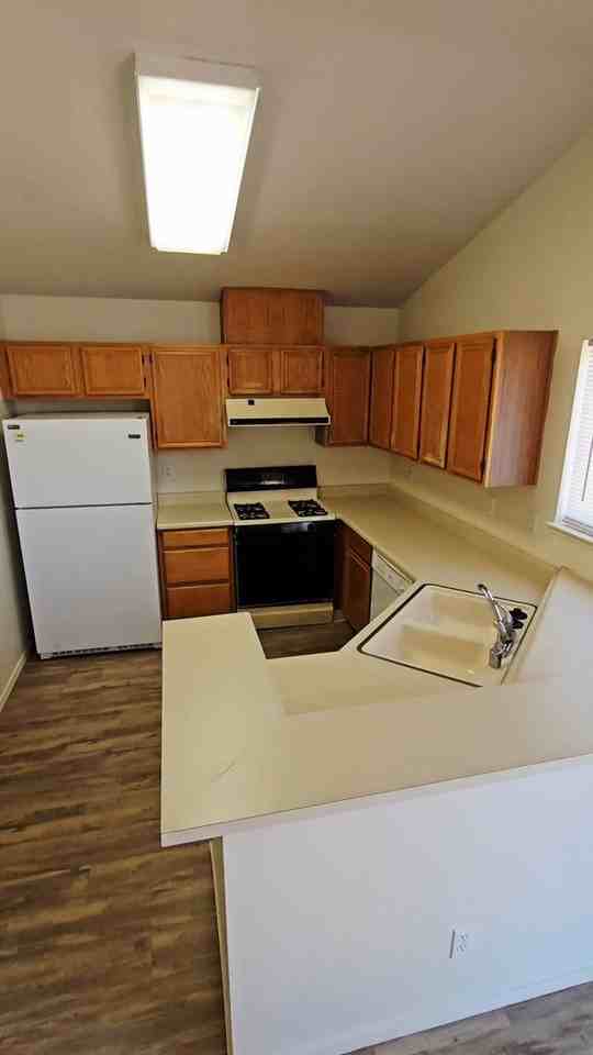 1656 Marinette Ct - Photo 3 of 16