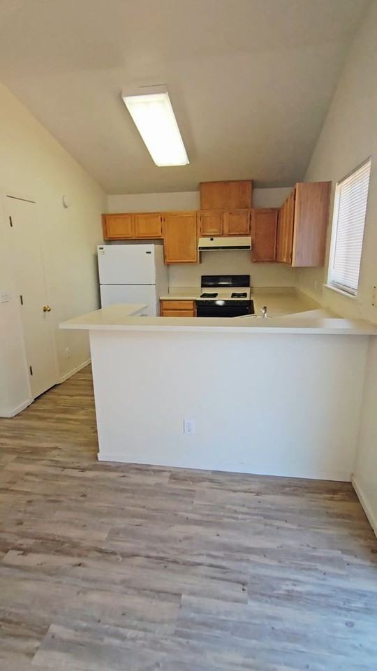1656 Marinette Ct - Photo 4 of 16