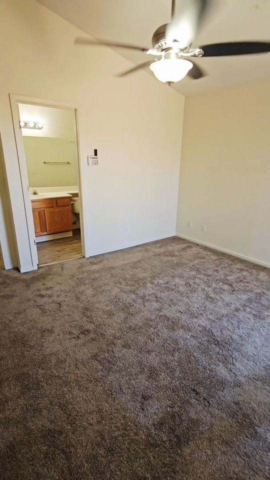 1656 Marinette Ct - Photo 5 of 16