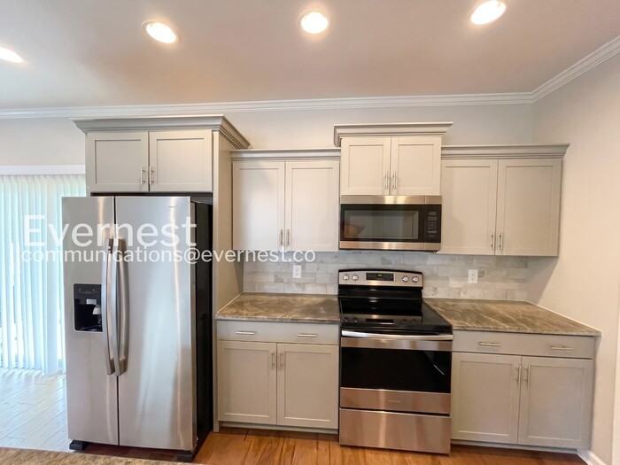 1212 Ewing Way - Photo 3 of 50