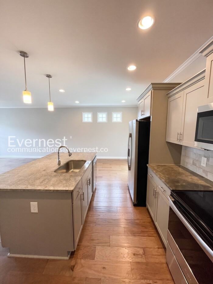 1212 Ewing Way - Photo 4 of 50