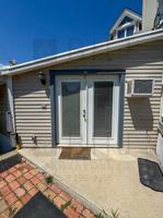 featured image of 372 W Loucks St