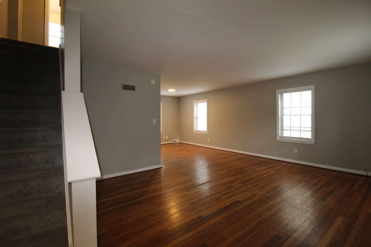 7518 Terrace St - Photo 3 of 14