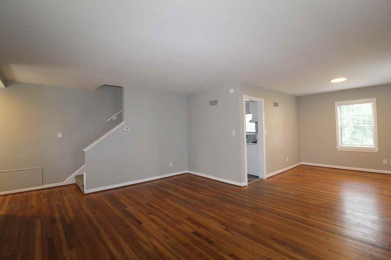 7518 Terrace St - Photo 4 of 14