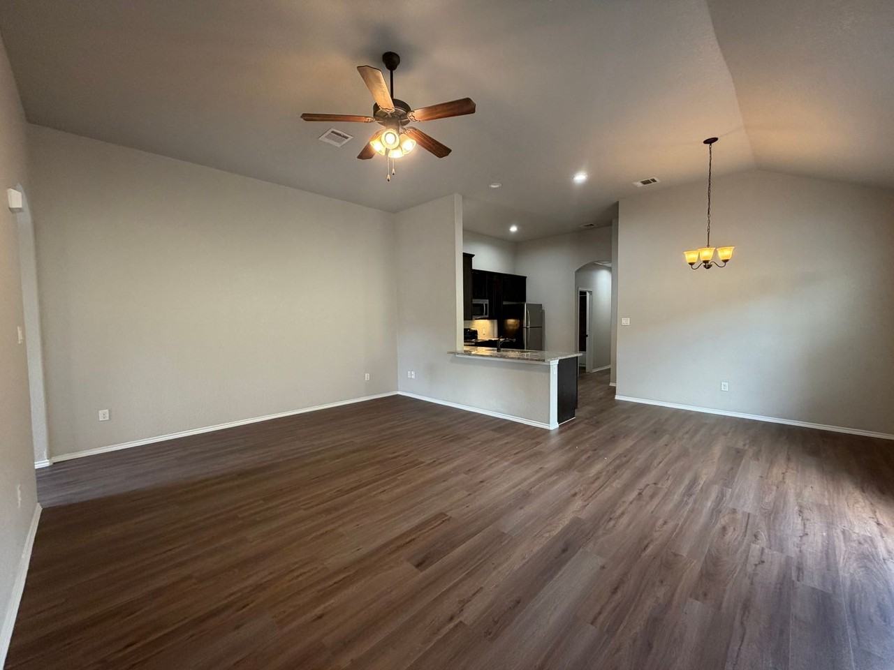 1129 Stanley Way - Photo 4 of 19