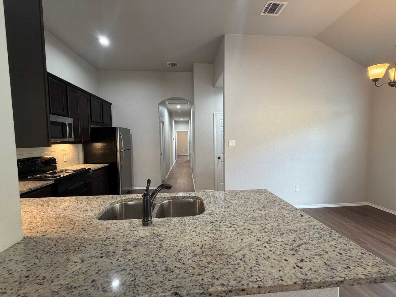 1129 Stanley Way - Photo 7 of 19
