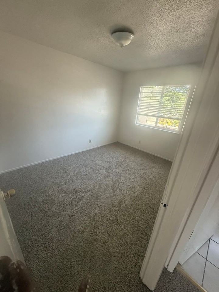 142 - Green Villa South - Photo 5 of 8