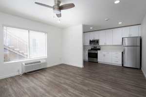 featured image of 1072 E Madison Ave