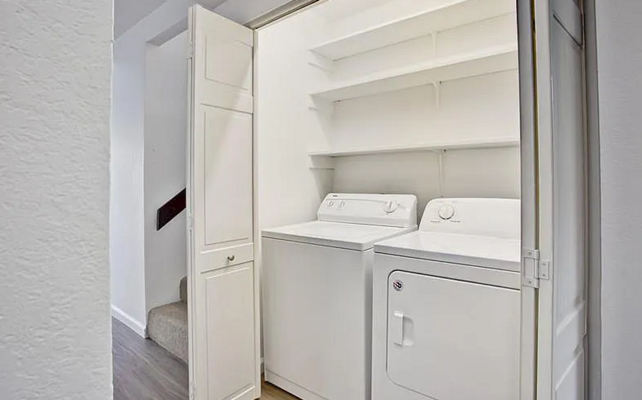 415 W Gutierrez St #8 - Photo 7 of 12