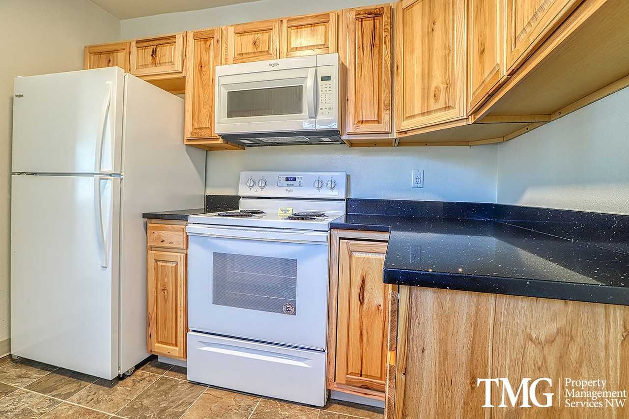 2500 Harney St - Photo 7 of 26