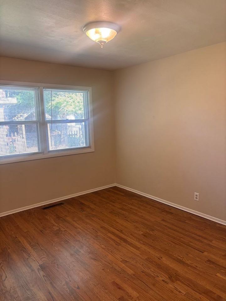 9851 Se 43rd Ave - Photo 7 of 14