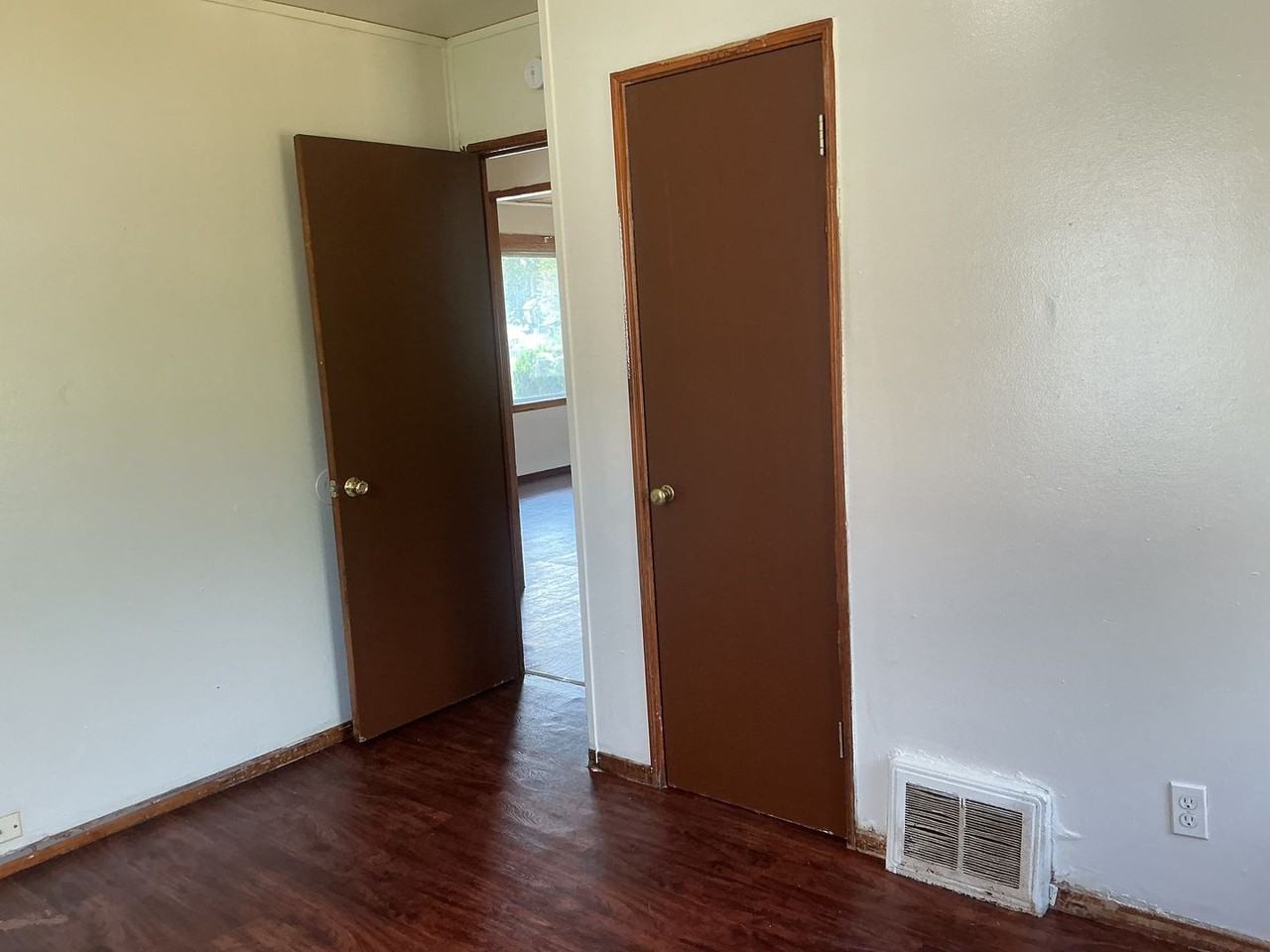 5075 N 47th St - Photo 7 of 11