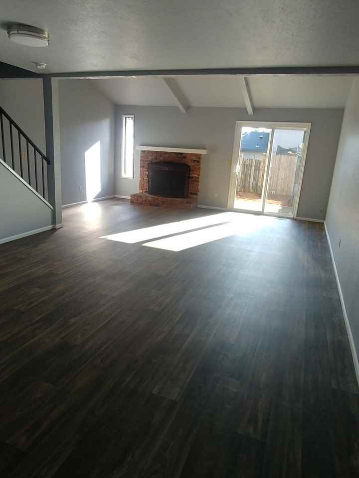 323 S 40th Pl - Photo 7 of 14
