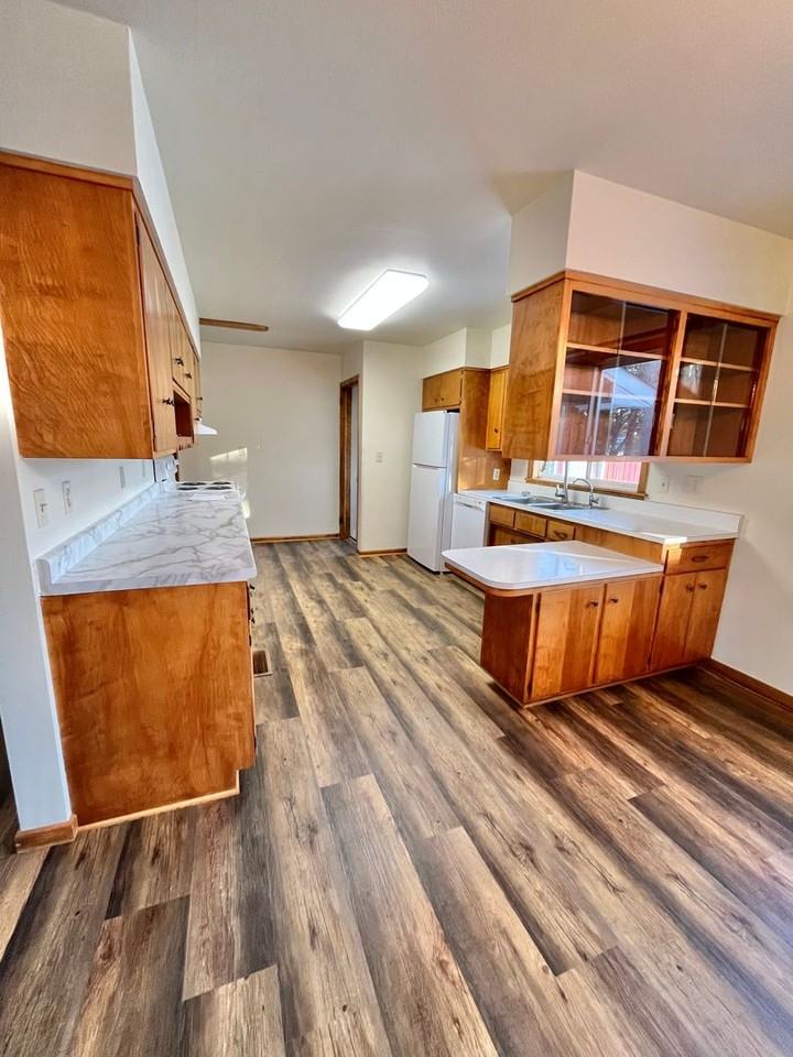 4909 E Linden Ln - Photo 6 of 40