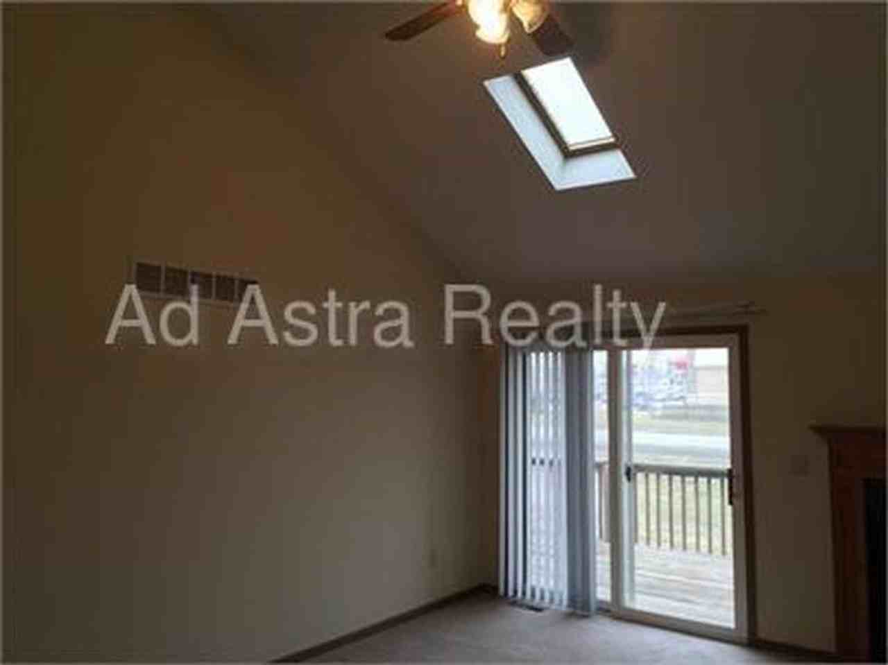 2525 Bent Oak Ct - Photo 4 of 9