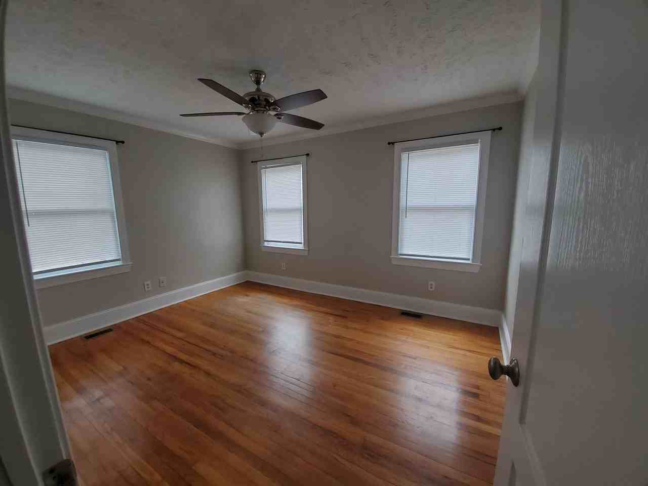 213 Brainerd Ave - Photo 3 of 14