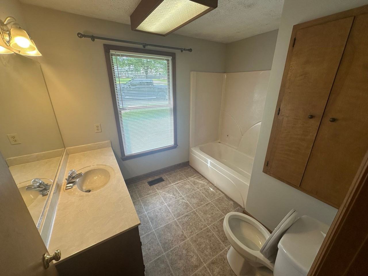 805 Pebble Cove Rd - Photo 6 of 12