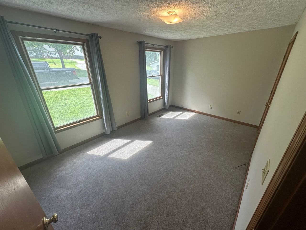 805 Pebble Cove Rd - Photo 7 of 12