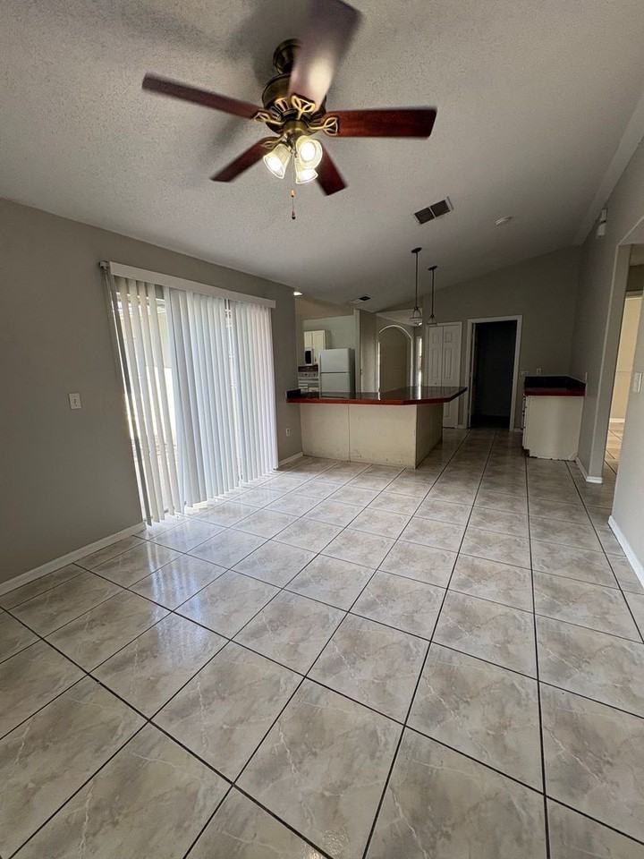 305 Colonade Ct - Photo 6 of 23