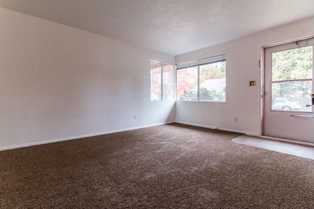4020 Bell Ave - Photo 4 of 11