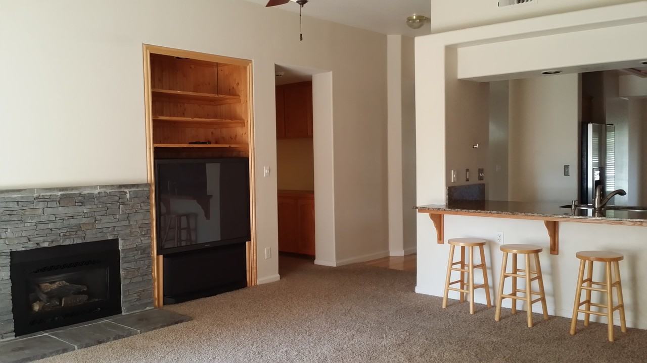 2059 E Lexington Ave - Photo 3 of 15