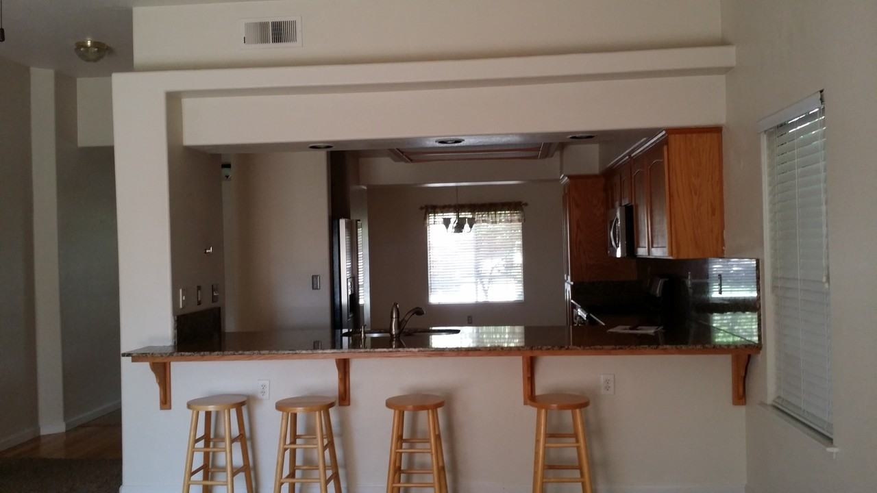 2059 E Lexington Ave - Photo 4 of 15