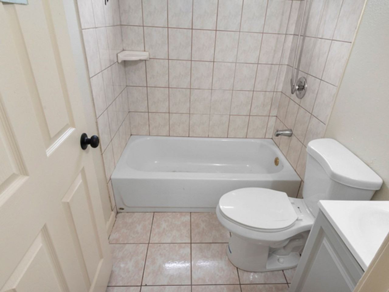 2137 104th Ave - Photo 3 of 11