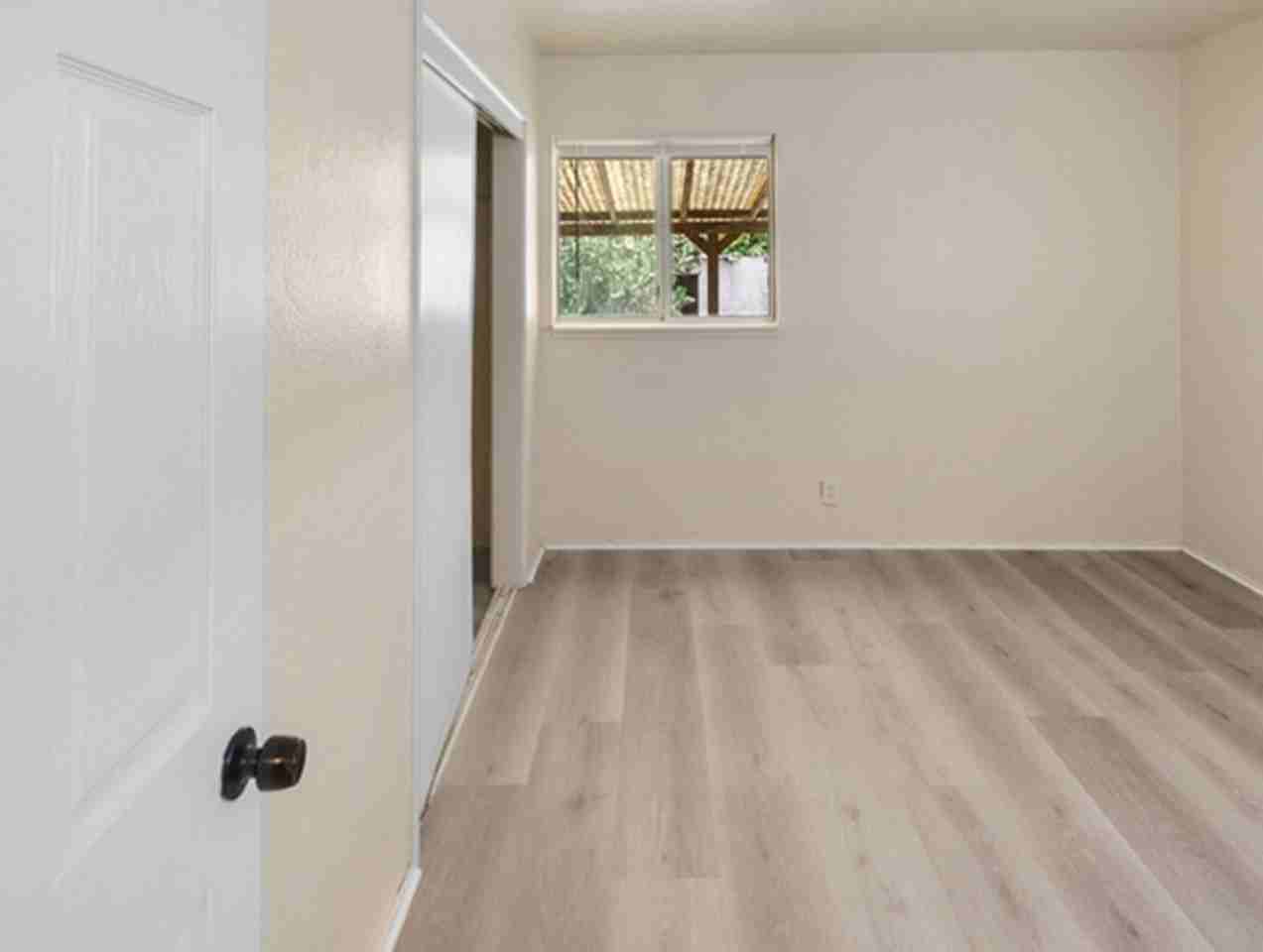 2137 104th Ave - Photo 7 of 11