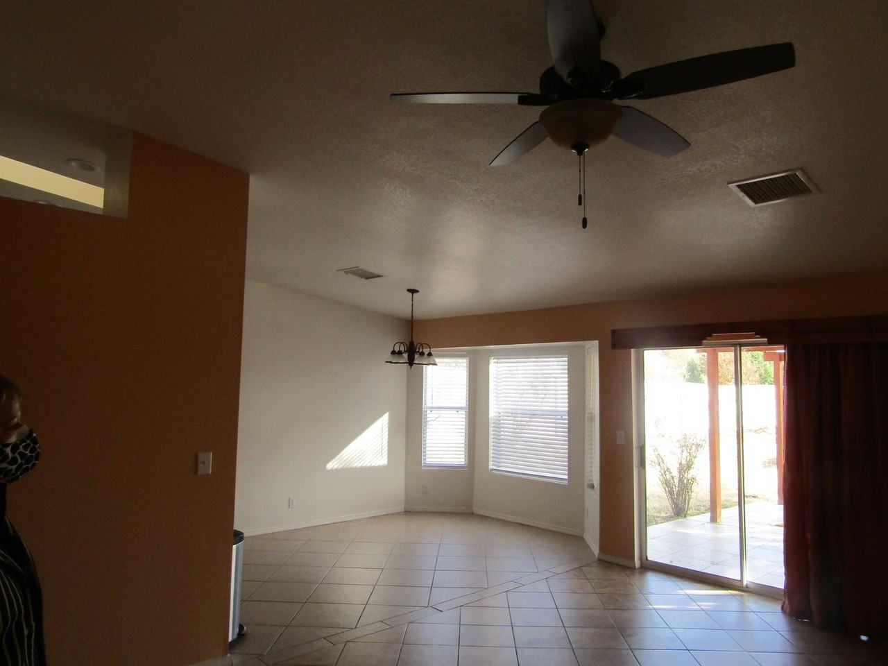 1212 Serinna Ct - Photo 7 of 11