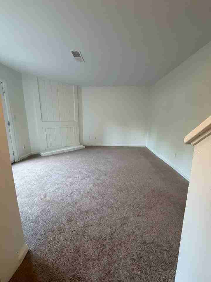 6126 Bent Tree Ct - Photo 2 of 10