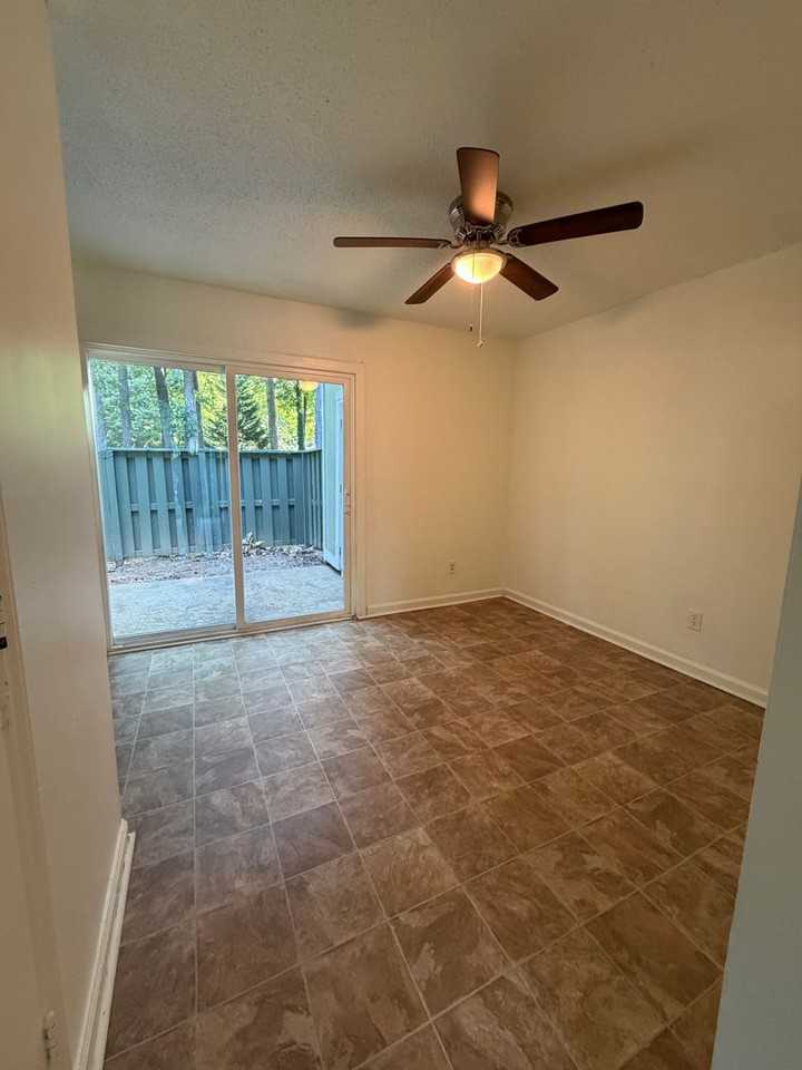 6126 Bent Tree Ct - Photo 4 of 10