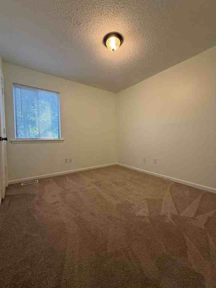 6126 Bent Tree Ct - Photo 7 of 10