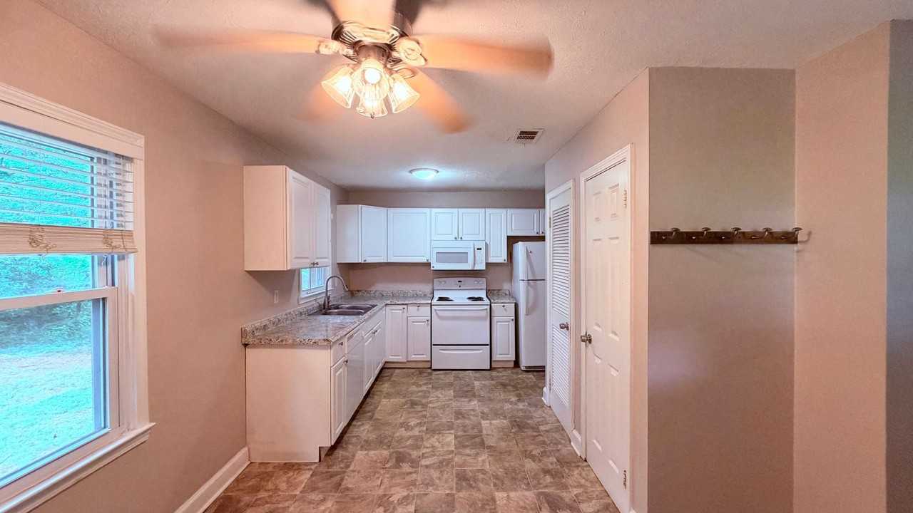 4431 Donegal Cir - Photo 2 of 21