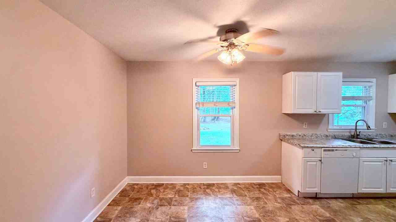 4431 Donegal Cir - Photo 5 of 21