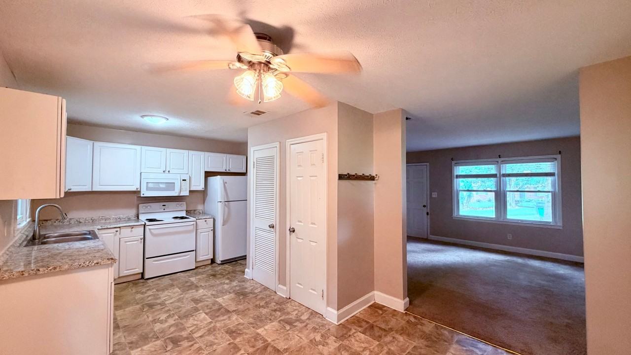 4431 Donegal Cir - Photo 6 of 21