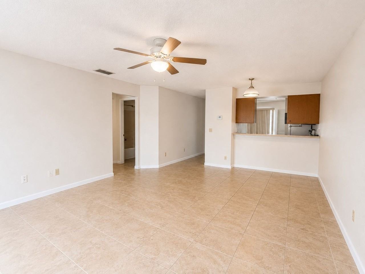 172 Reserve Cir - Photo 3 of 12