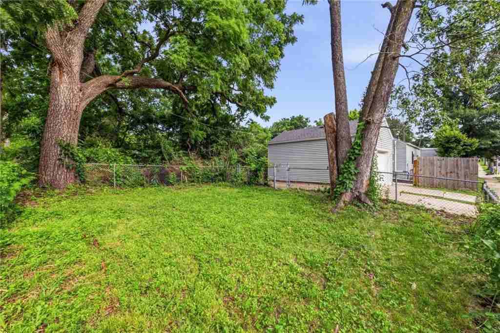 2300 E 55th St #1 - Photo 4 of 20