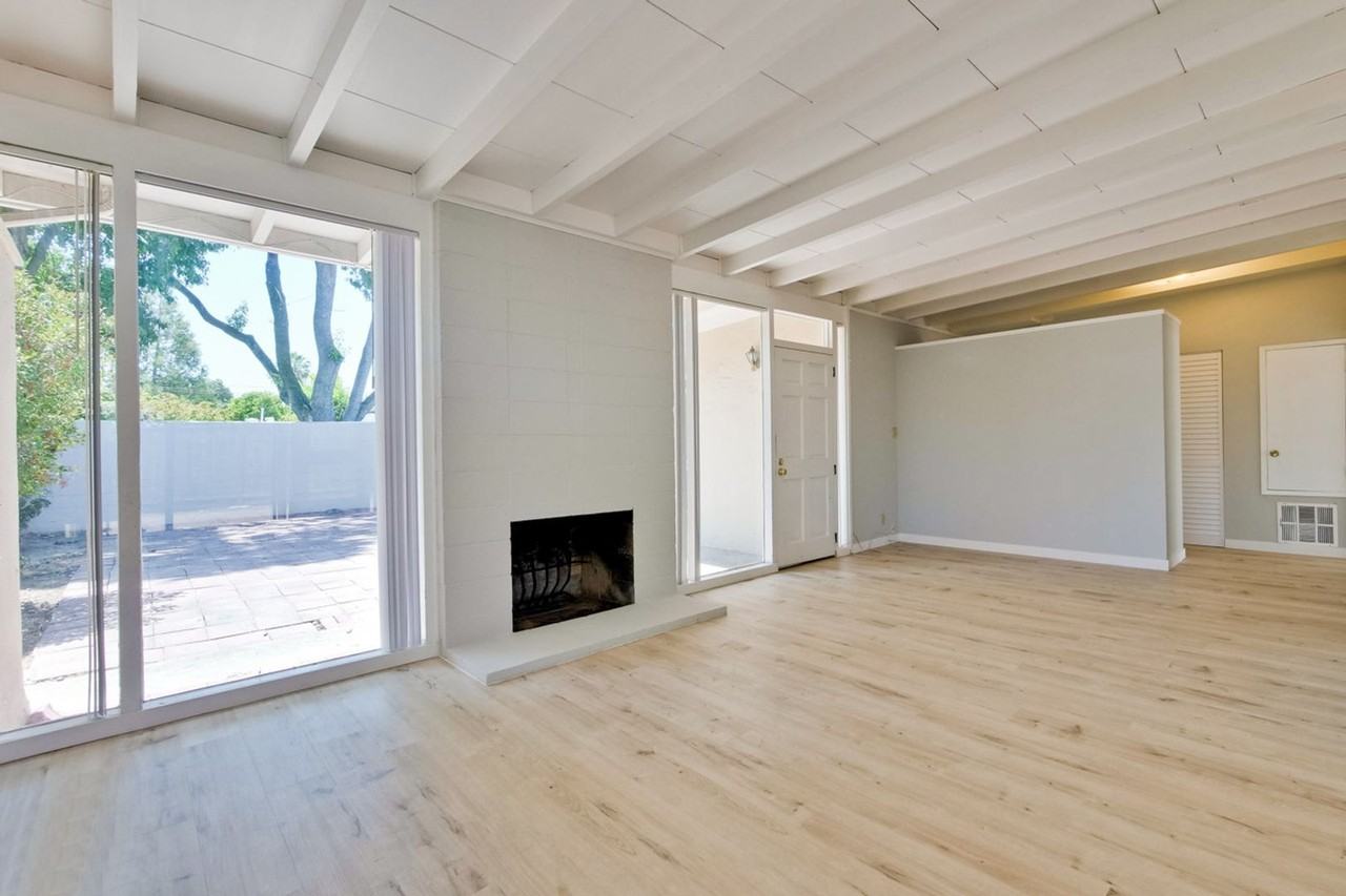 3049 Harding Ave - Photo 4 of 44